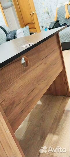 Письменный стол