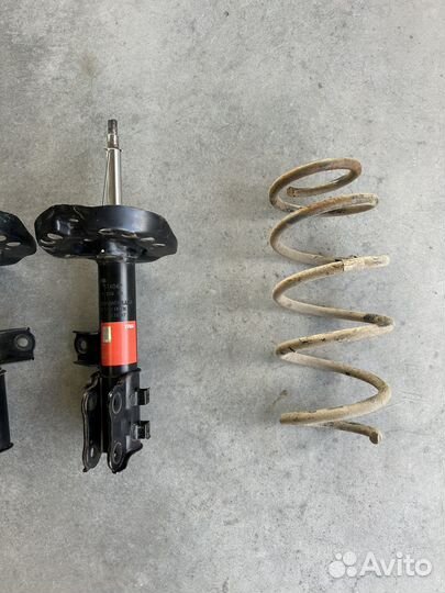 Стойки передние на hyndai/kia