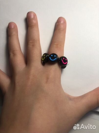 Радужное кольцо из бисера