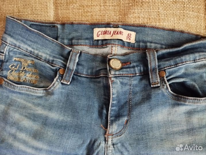 Отдам бесплатно женские вещи пакетом