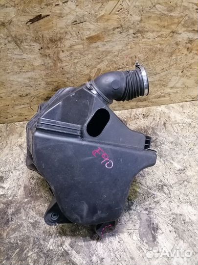 Корпус воздушного фильтра BMW 3 E90 2.0