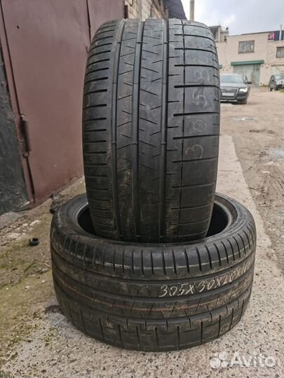 Pirelli P Zero Corsa 305/30 R20 103Y