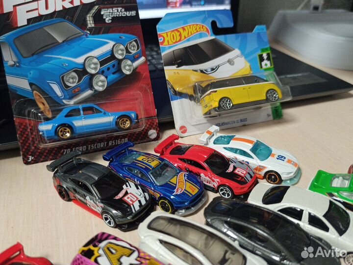 Машинки hot wheels