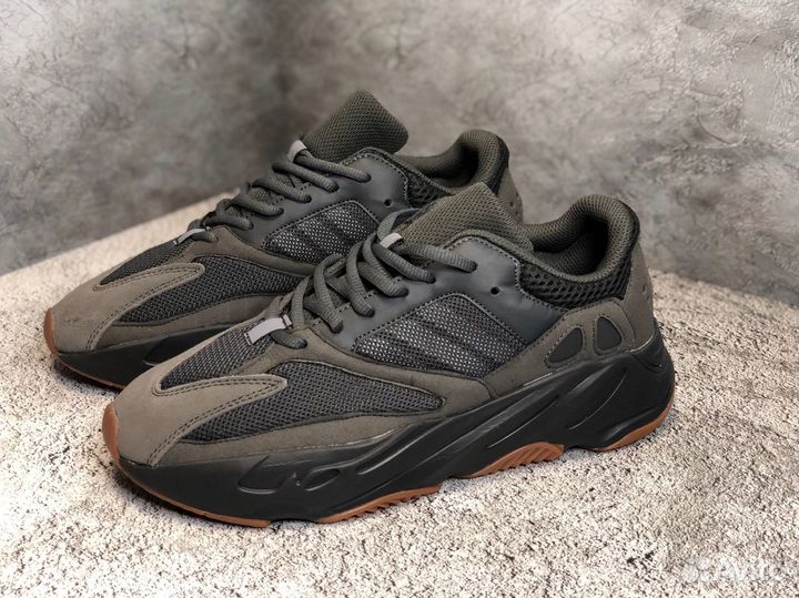 Кроссовки adidas yeezy boost 700