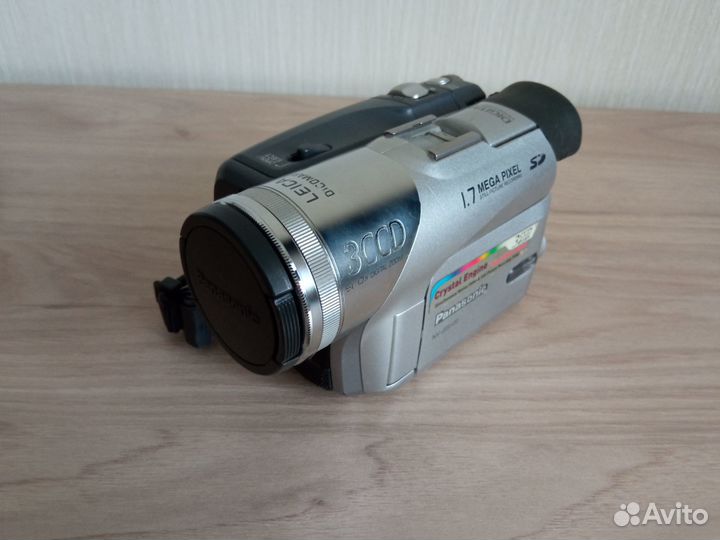 Видеокамера Panasonic NV-GS120