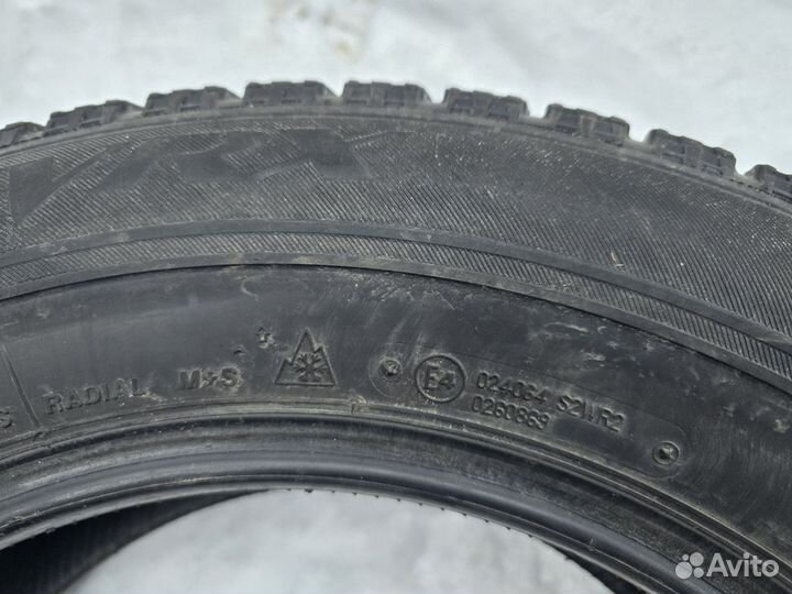 Bridgestone Blizzak VRX 215/65 R16 98S