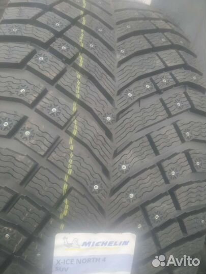 Michelin X-Ice North 4 275/45 R21 и 315/40 R21
