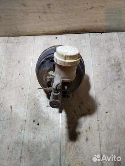 Вакуумный усилитель тормозов Mitsubishi Carisma