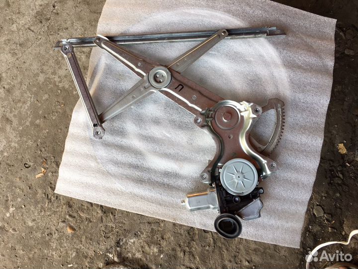 Стеклоподъемник правый пер зад Camry v50 v55