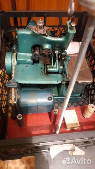 Оверлок Gemsy 1D +100 иголок