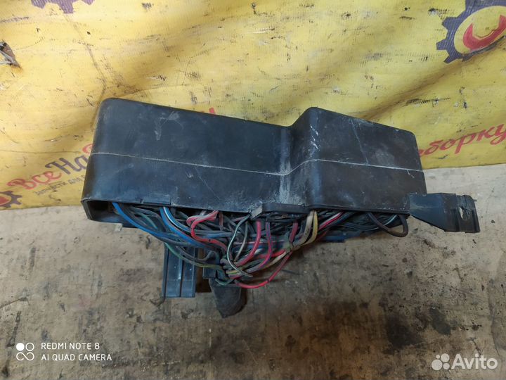 Блок предохранителей Mitsubishi Galant 6