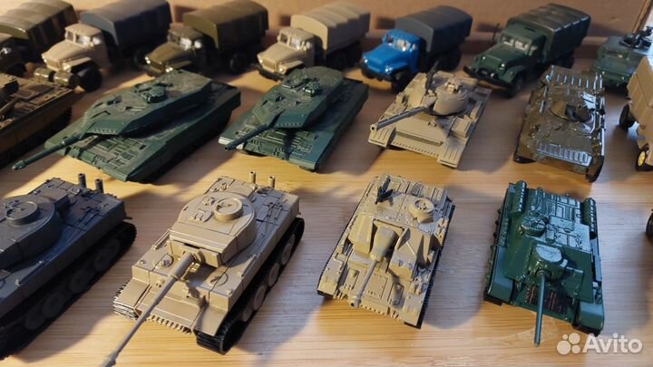 Игрушки - военная техника: автомобили, танки 1/87