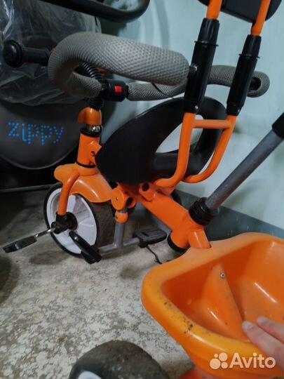 Детский велосипед с ручкой