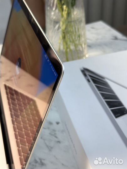 Продам MacBook Pro 13 Retina 2017 i5/8/128