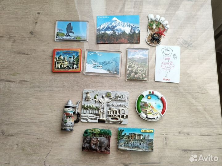 Магниты на холодильник из разных стран и городов