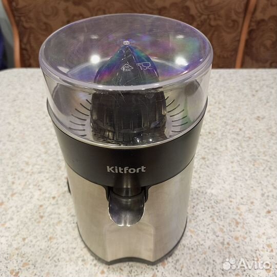 Соковыжималка для цитрусовых Kitfort KT-1113