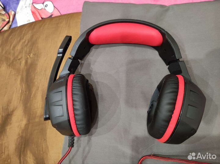 Проводные наушники