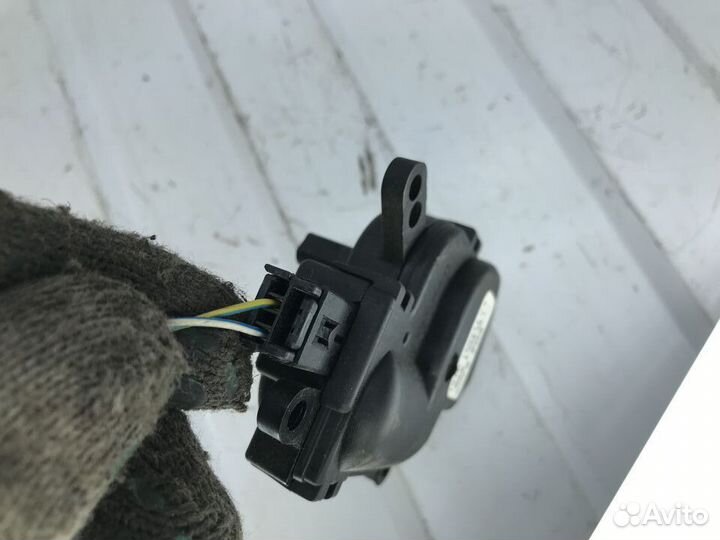 Моторчик заслонки печки Ford Focus 2