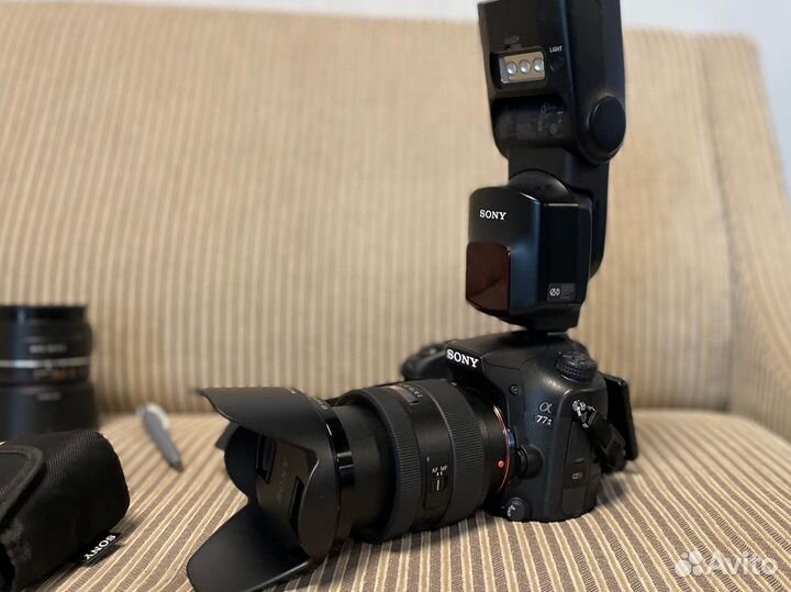 Зеркальный фотоаппарат Sony ilca 77M2 и объективы