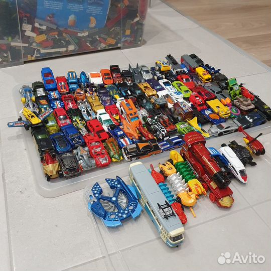 Hot wheels машинки