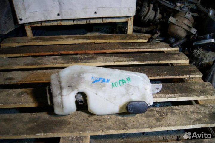 Бачок омывателя лобового стекла Renault Logan 1