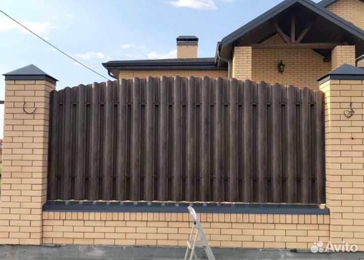 Забор из евроштакетника