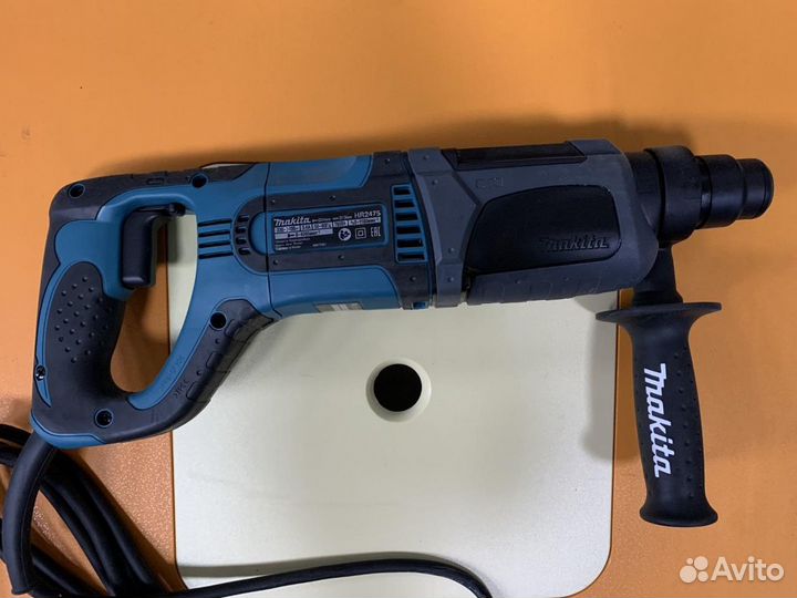 Перфоратор Makita HR2475