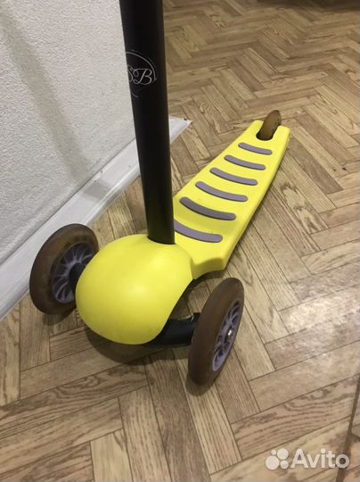 Детский трехколесный самокат
