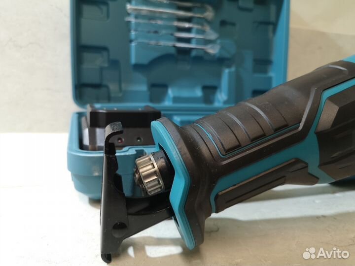 Сабельная пила makita djr 187