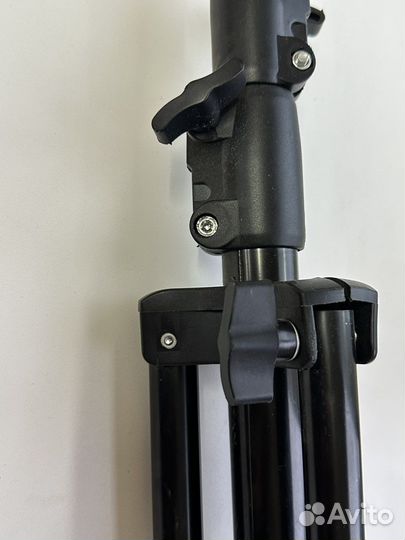 Штатив для фотоаппарата