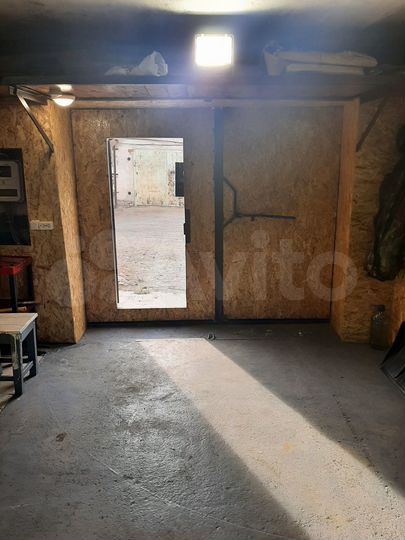 Гараж, > 30 м²