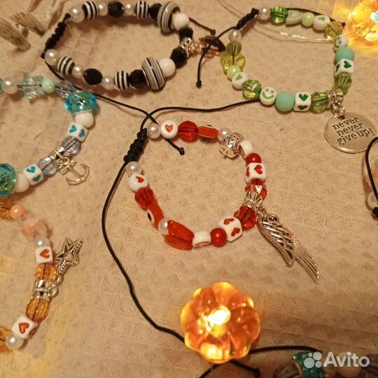 Браслеты с подвесками