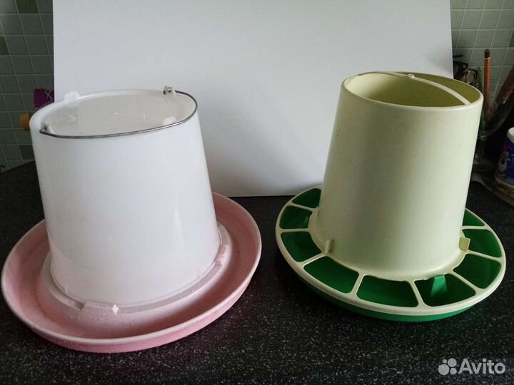 Кормушка и поилка для куриц