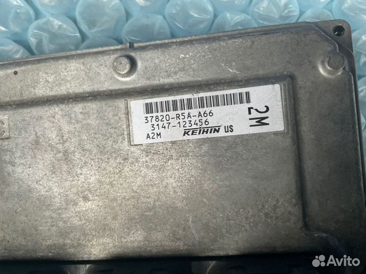 Эбу двигателя / мозги Honda Cr-V RM4 K24Z7 2013
