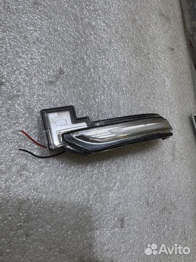 Повторитель поворота зеркала левый Kia Rio X-Line