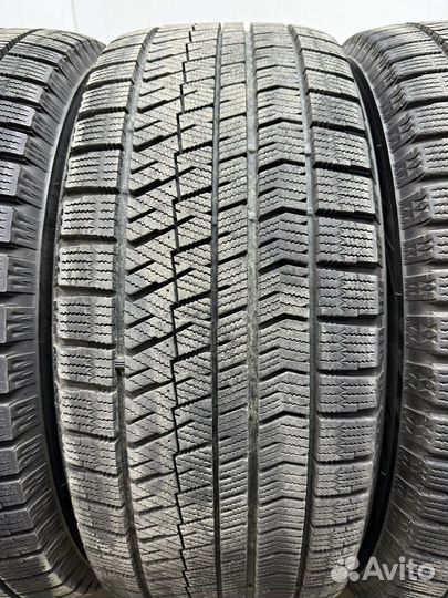 Bridgestone Blizzak VRX2 235/50 R18 97Q