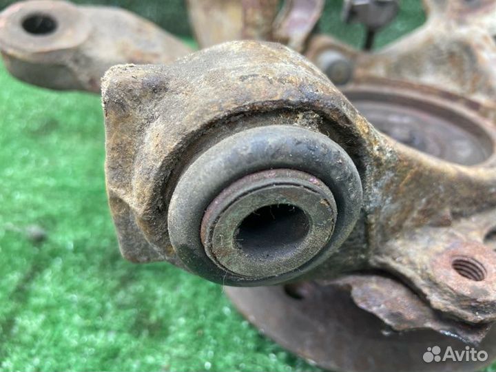 Поворотный кулак задний правый Mercedes-Benz E