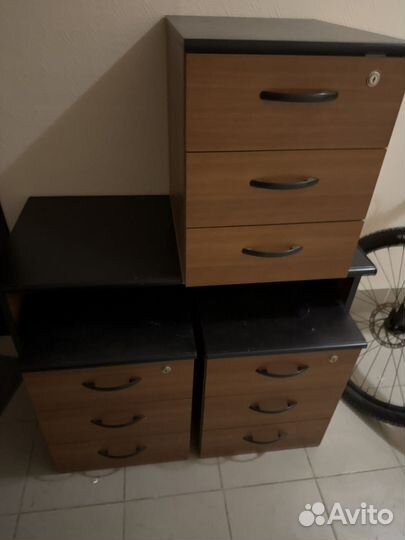 Тумбочки под телевизор и письменный стол