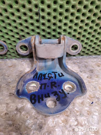 Передние правые петли двери Chevrolet Lacetti