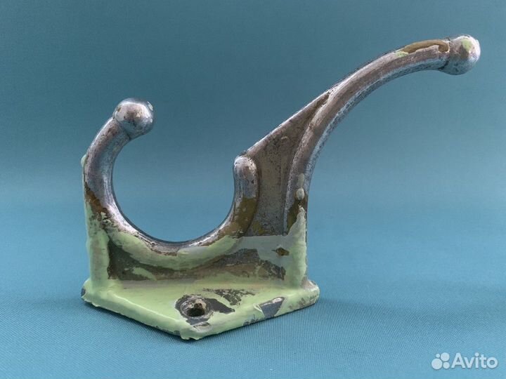 Крючок настенный СССР мебельный