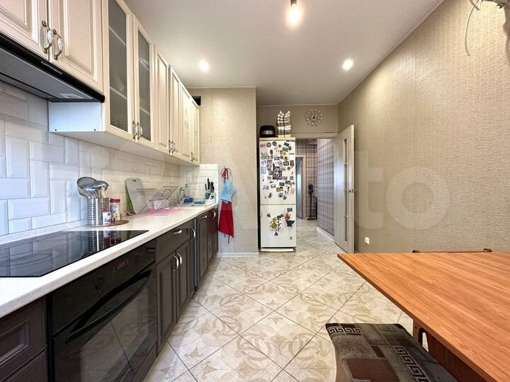 2-к. квартира, 60 м², 7/17 эт.