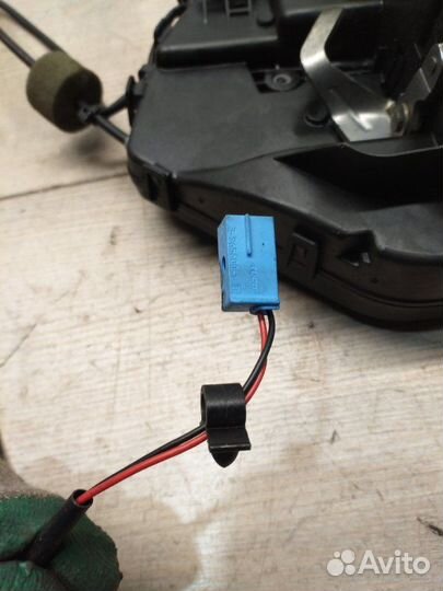 Замок двери задний правый Mercedes E-Class W211