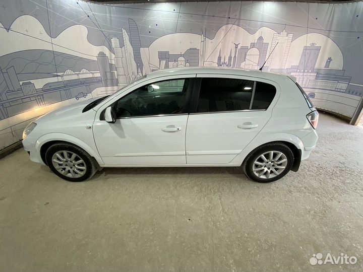 Opel Astra 1.6 МТ, 2013, 177 000 км