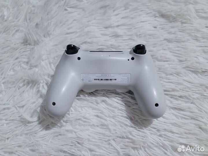 PS4 Pro 1Tb. Белая. Онлайн работает. Отс. Обмен