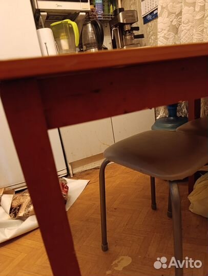 Кухонный стол