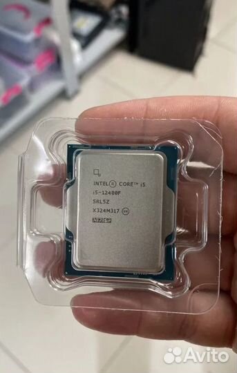 Процессор Intel Core i5-12400f