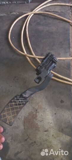 Педаль газа электронная Volkswagen Passat B5+