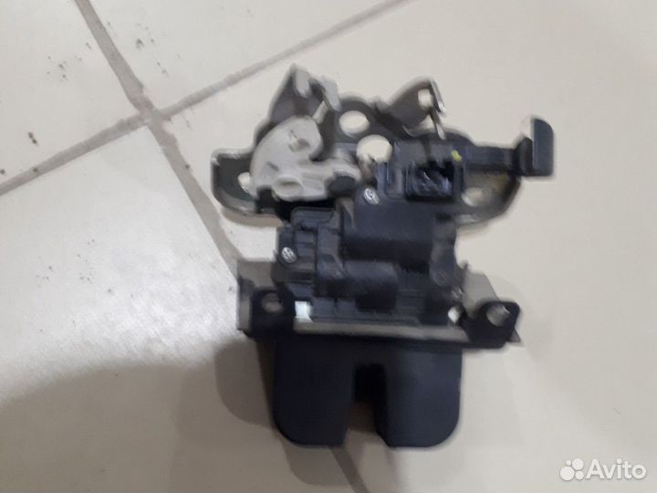 Замок багажника Skoda Octavia A7 2018г