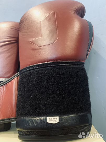 Боксерские перчатки JagGed (10-OZ)