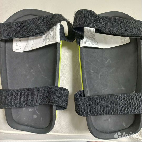 Щитки футбольные детские бу